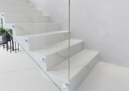Escada Em Porcelanato